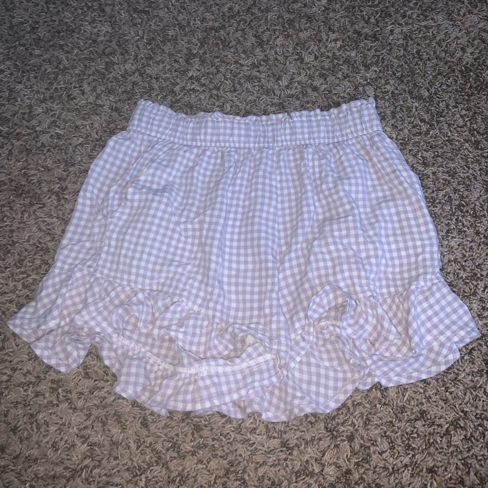 hollister light purple and white checkered print shorts! Size XS!
